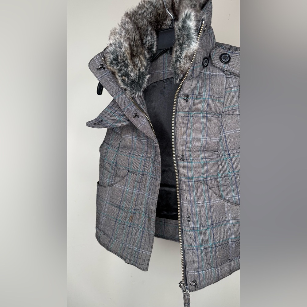 GUESS PLAID VEST - Picture 8 of 11